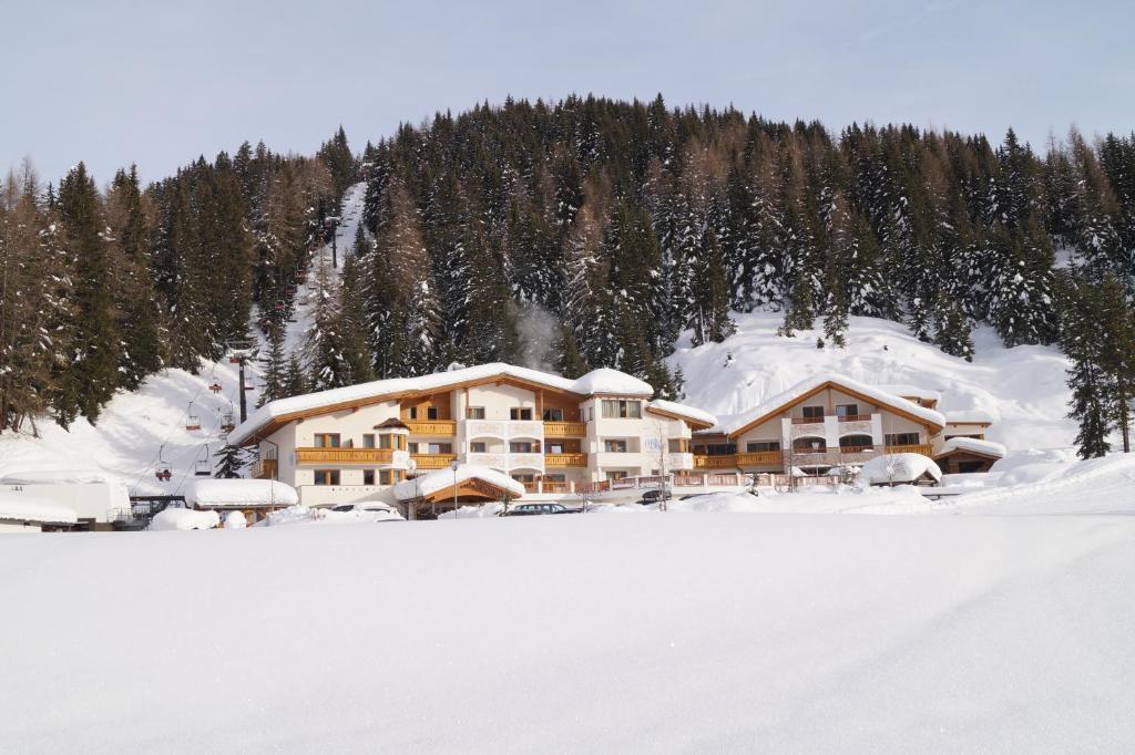 Hotel Costes Corvara In Badia Kültér fotó