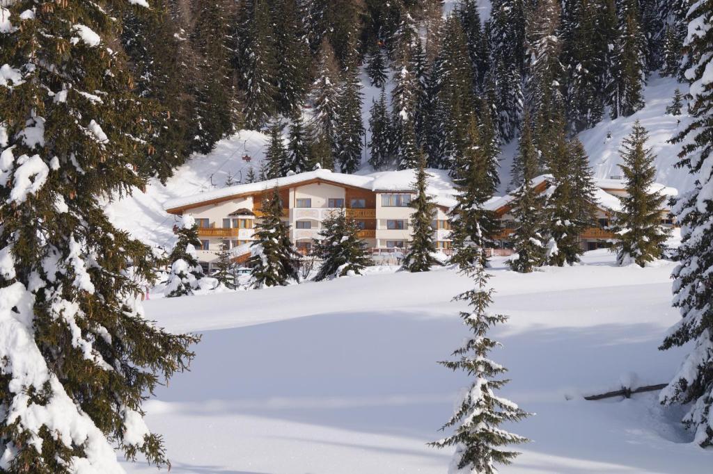 Hotel Costes Corvara In Badia Kültér fotó